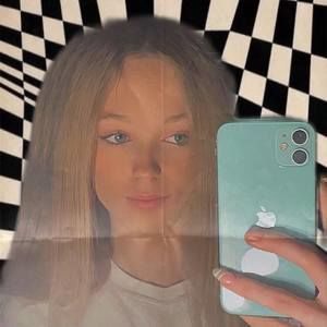 Meet your Posher, Amelia